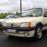 Peugeot 205 GTI année 1987 moteur 1900 cm3 - 5 vitesses AV + M A - 5 places - 3 portes